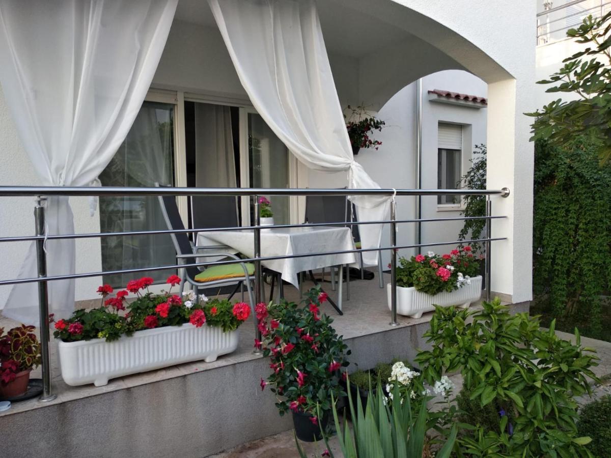 Radenka Zafron Apartment Vodice Esterno foto