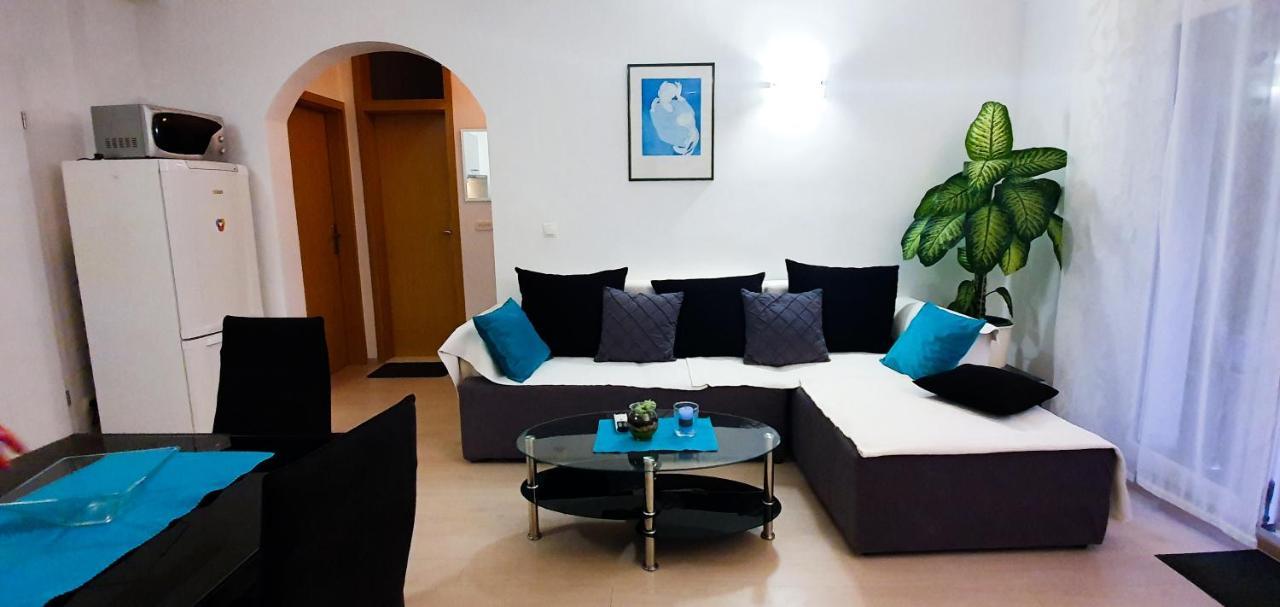 Radenka Zafron Apartment Vodice Esterno foto