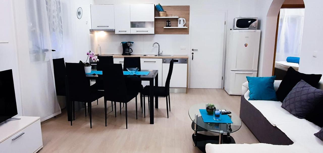 Radenka Zafron Apartment Vodice Esterno foto