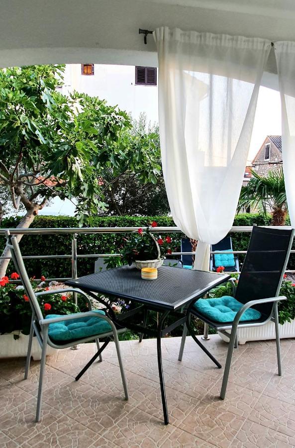 Radenka Zafron Apartment Vodice Esterno foto