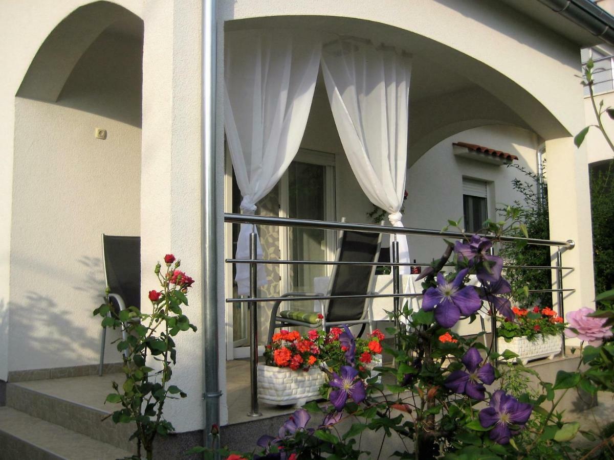 Radenka Zafron Apartment Vodice Esterno foto