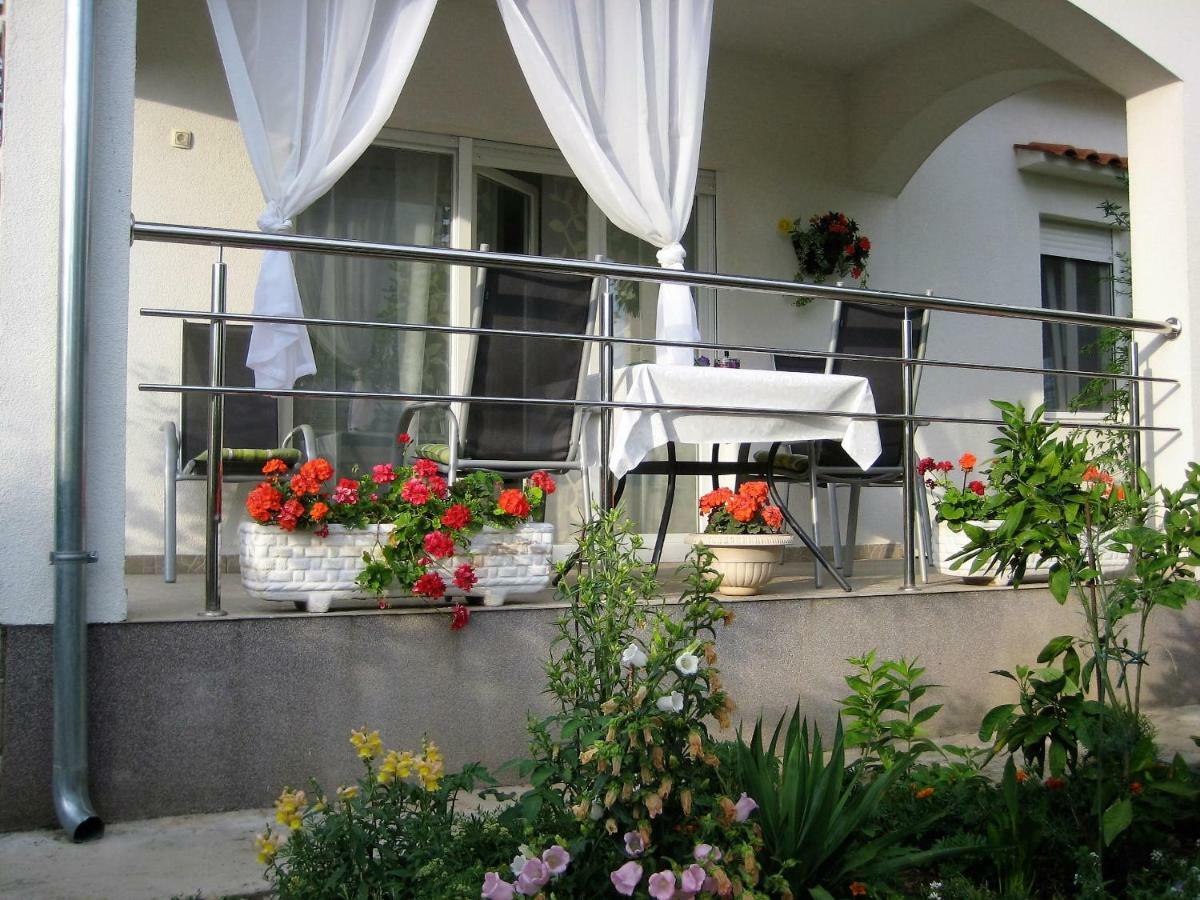 Radenka Zafron Apartment Vodice Esterno foto